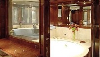 Aladina - Master Bathroom